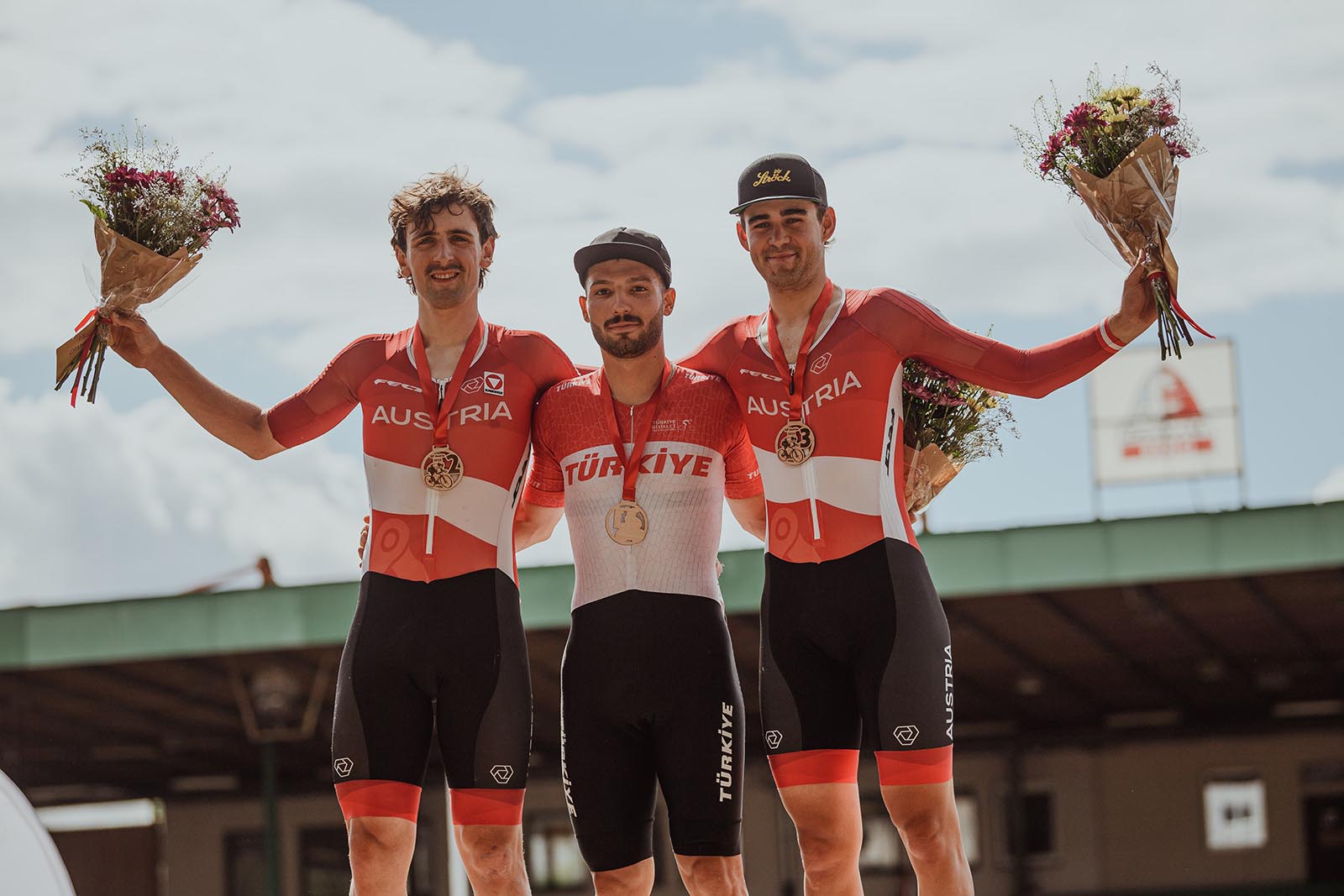 Max Schmidbauer und Tim Wafler als Zweite und Dritte des Omniums beim Grand Prix Austria in Br&uuml;nn (Foto: Jan Brychta)