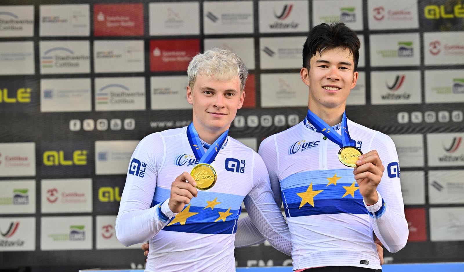 Raphael Kokas und Heimo Fugger mit der Goldmedaille im Madison (Foto: Arne Mill)