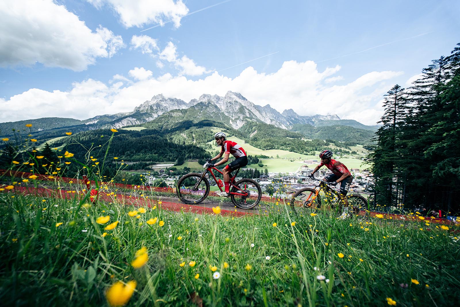 Nach einigen Regenschauern zeigte sich Saalfelden Leogang beim Eliterennen wieder von seiner besten Seite (Foto: Monica Gasbichler)