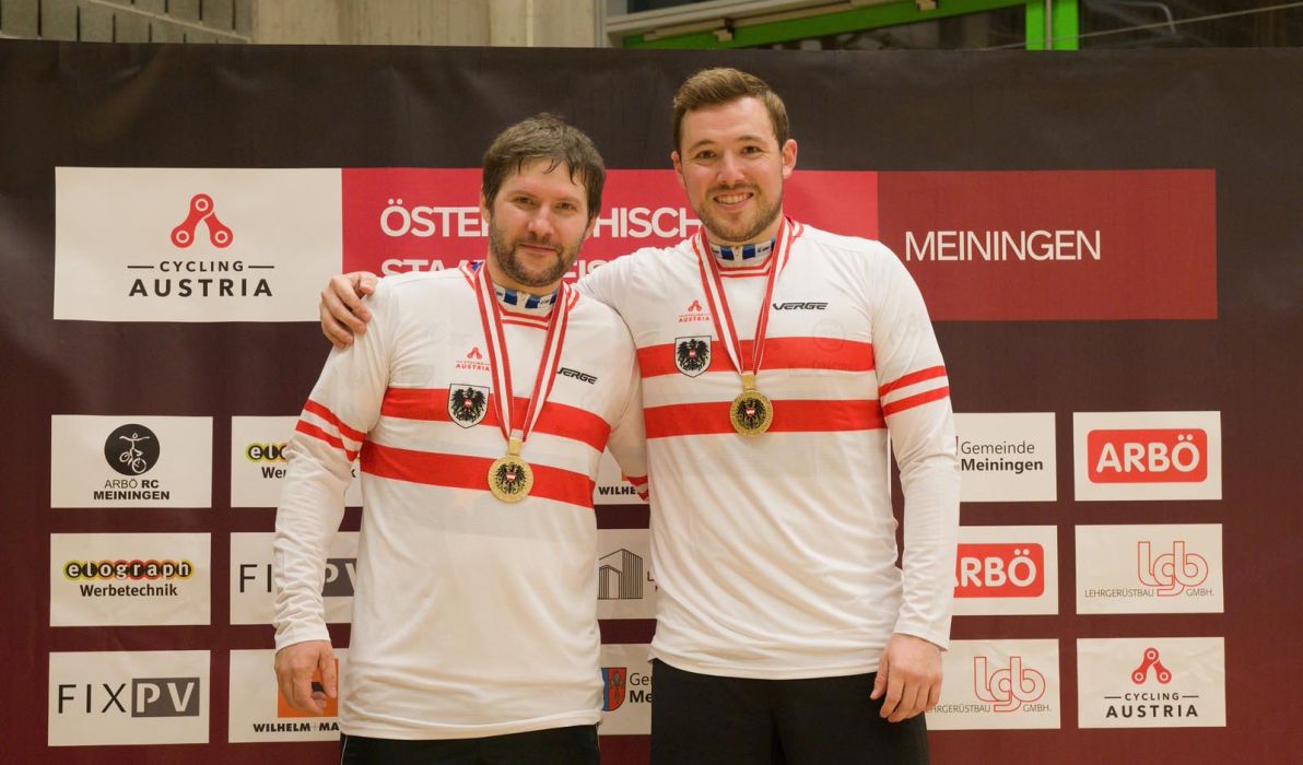 Markus Br&ouml;ll und Patrick Schnetzer sind die &Ouml;sterreichischen Meister im Radball (Foto: G&uuml;nter Nicolussi)