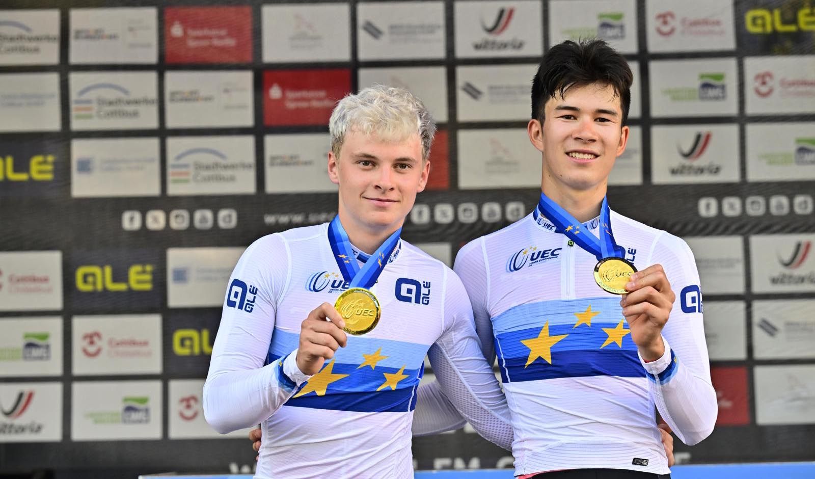 Raphael Kokas und Heimo Fugger mit der Goldmedaille im Madison (Foto: Arne Mill)