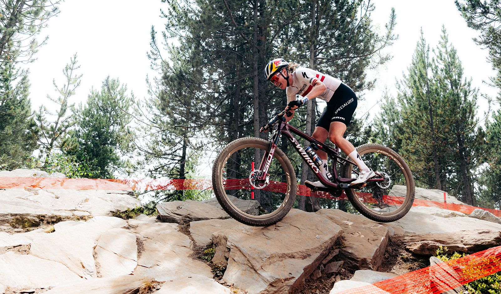 Laura Stigger im Rennen von Andorra, welches sie auf Rang fünf beendet (Foto: Monica Gasbichler)
