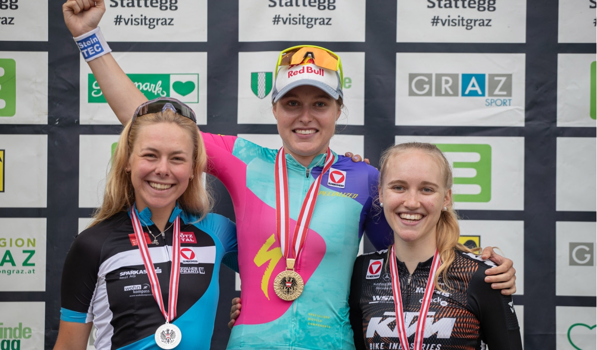 Das Podium der Frauen mit Tamara Wiedmann, Laura Stigger und Katharina Sadnik (Foto: Peter Maurer/Cycling Austria)