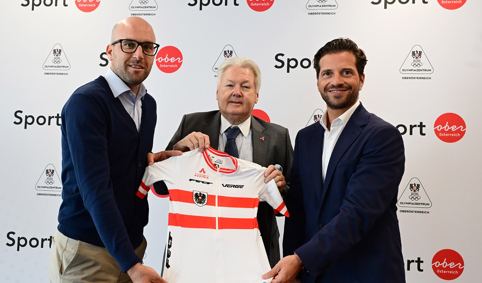 Florian K&ouml;nig mit Harald J. Mayer und Mario Rossmann (Foto: Reinhard Eisenbauer/Cycling Austria)